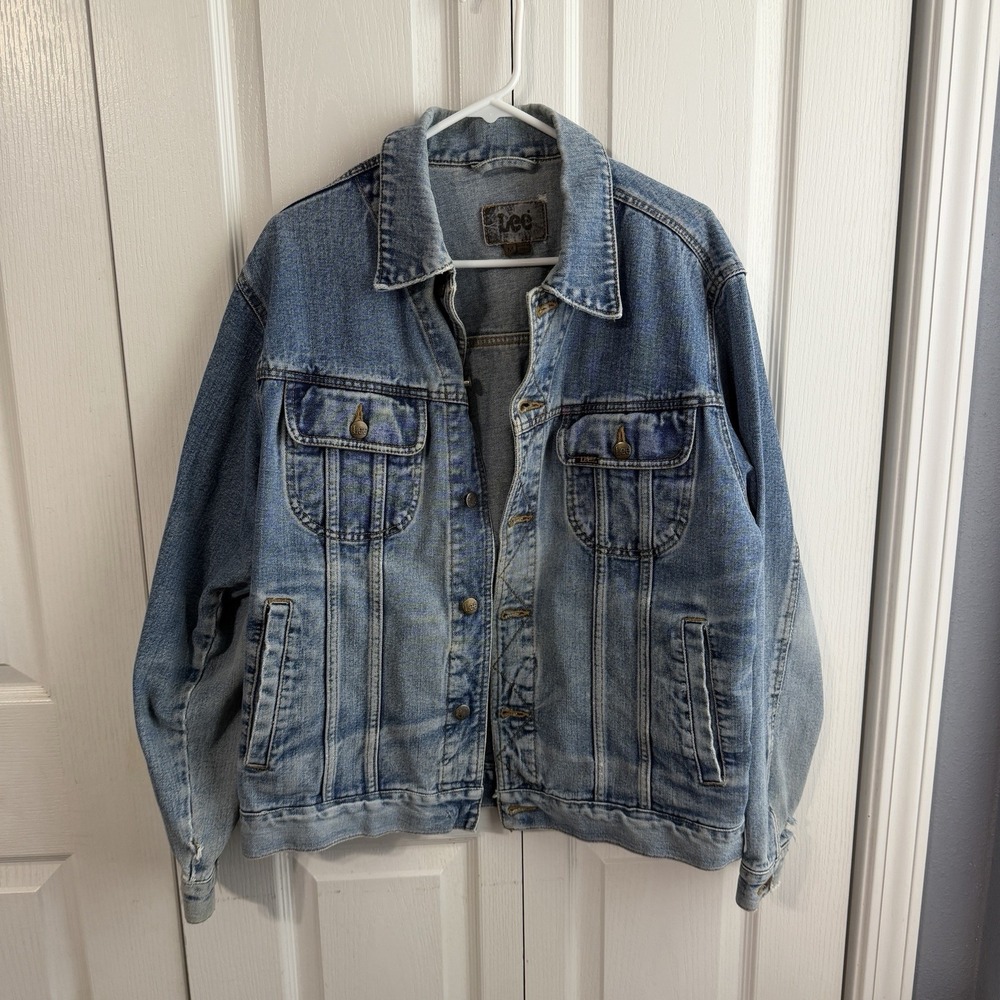 Lee Distressed‎ Blue Denim Trucker Jacket Men's Size Medium Y2K Grunge LM45128